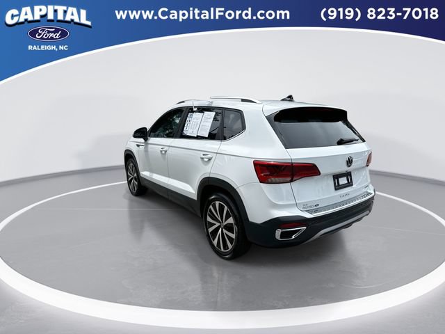 Used 2023 Volkswagen Taos SE w/ Panoramic Sunroof Package AWD/4WD image 6