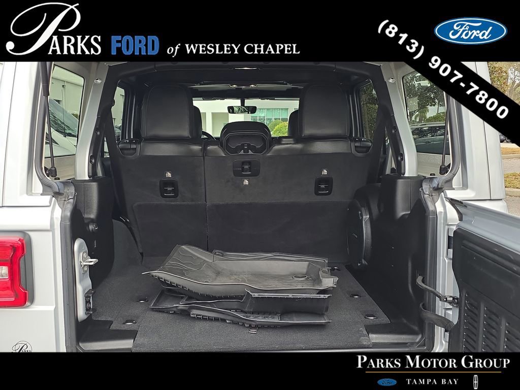 Used 2022 Jeep Wrangler Unlimited Sahara w/ LED Lighting Group image 8