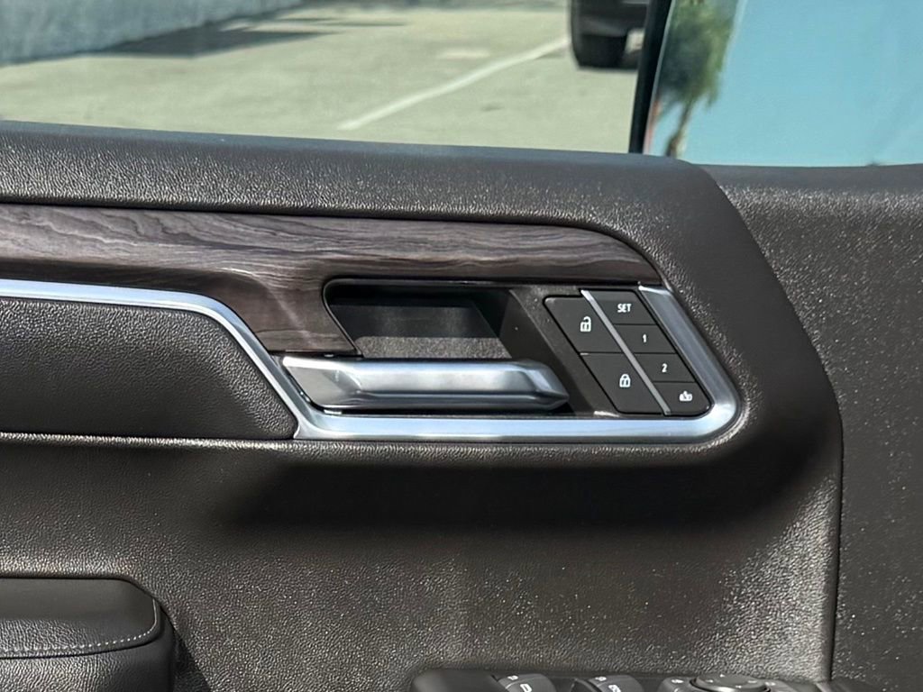 Used 2022 Chevrolet Silverado 1500 LTZ w/ LTZ Convenience Package II image 14