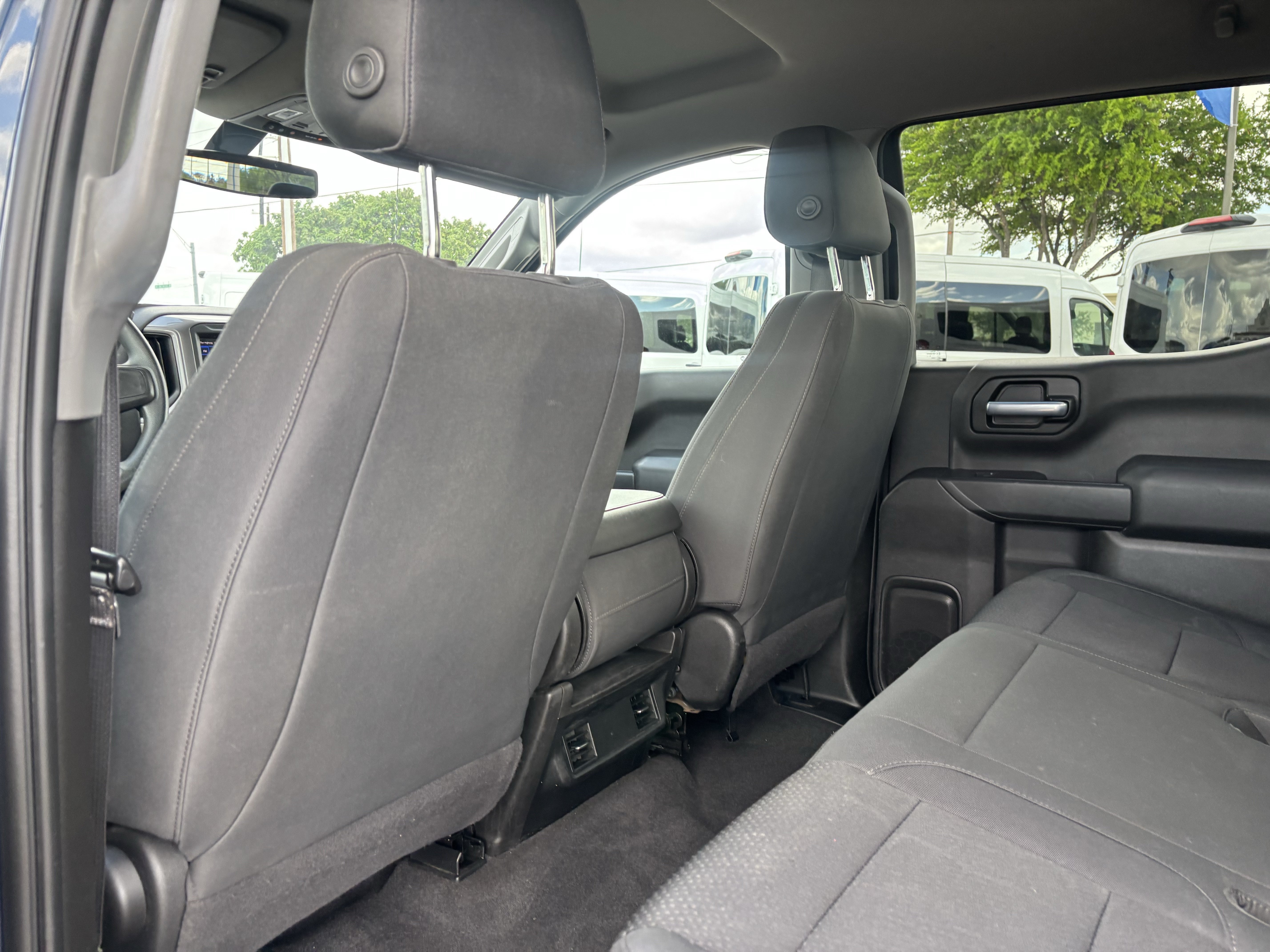 Used 2020 Chevrolet Silverado 1500 Custom w/ Custom Value Package RWD image 15