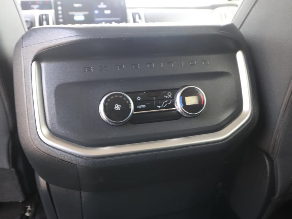 Certified 2025 Ford Expedition Active RWD image 10