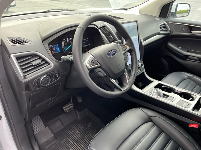 Certified 2024 Ford Edge SEL w/ Convenience Package AWD/4WD image 13