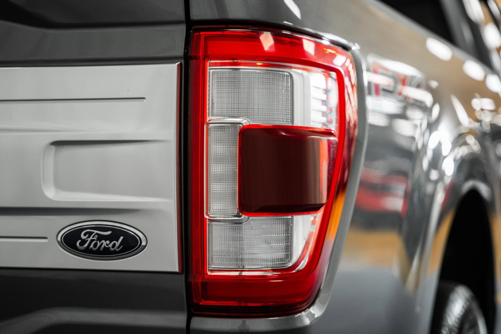 Certified 2022 Ford F150 Platinum w/ FX4 Off-Road Package image 21