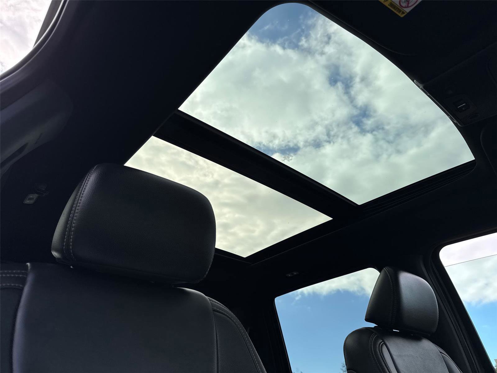 Certified 2022 Ford F350 Lariat w/ Lariat Ultimate Package image 17