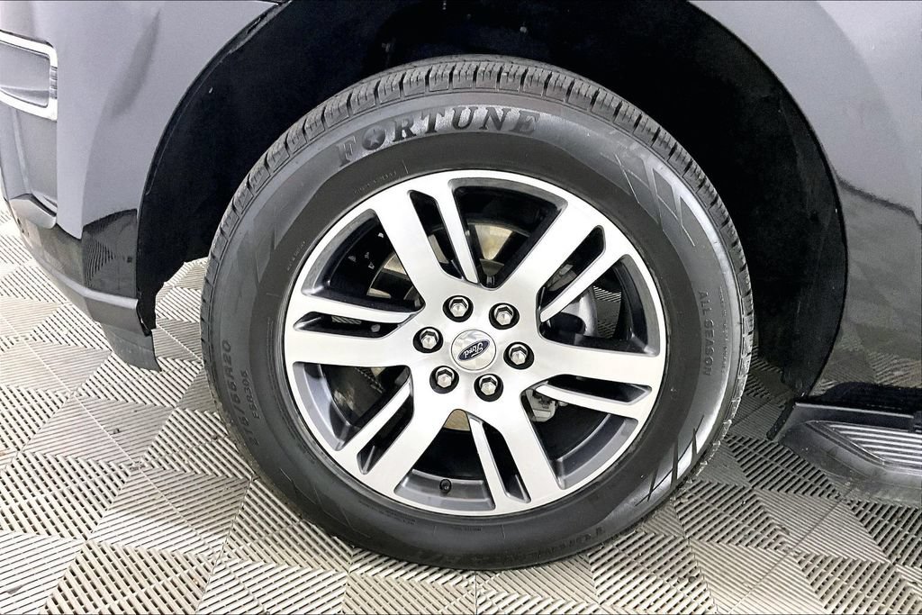 Certified 2024 Ford Expedition Limited AWD/4WD image 7