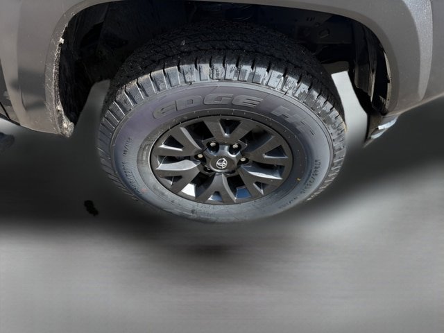 Used 2023 Toyota Tacoma SR5 AWD/4WD image 17