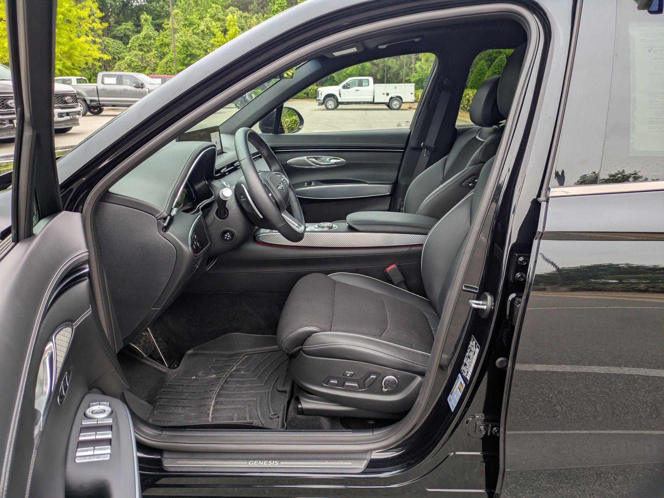 Used 2023 Genesis GV70 2.5T w/ Sport Prestige Package AWD/4WD image 12