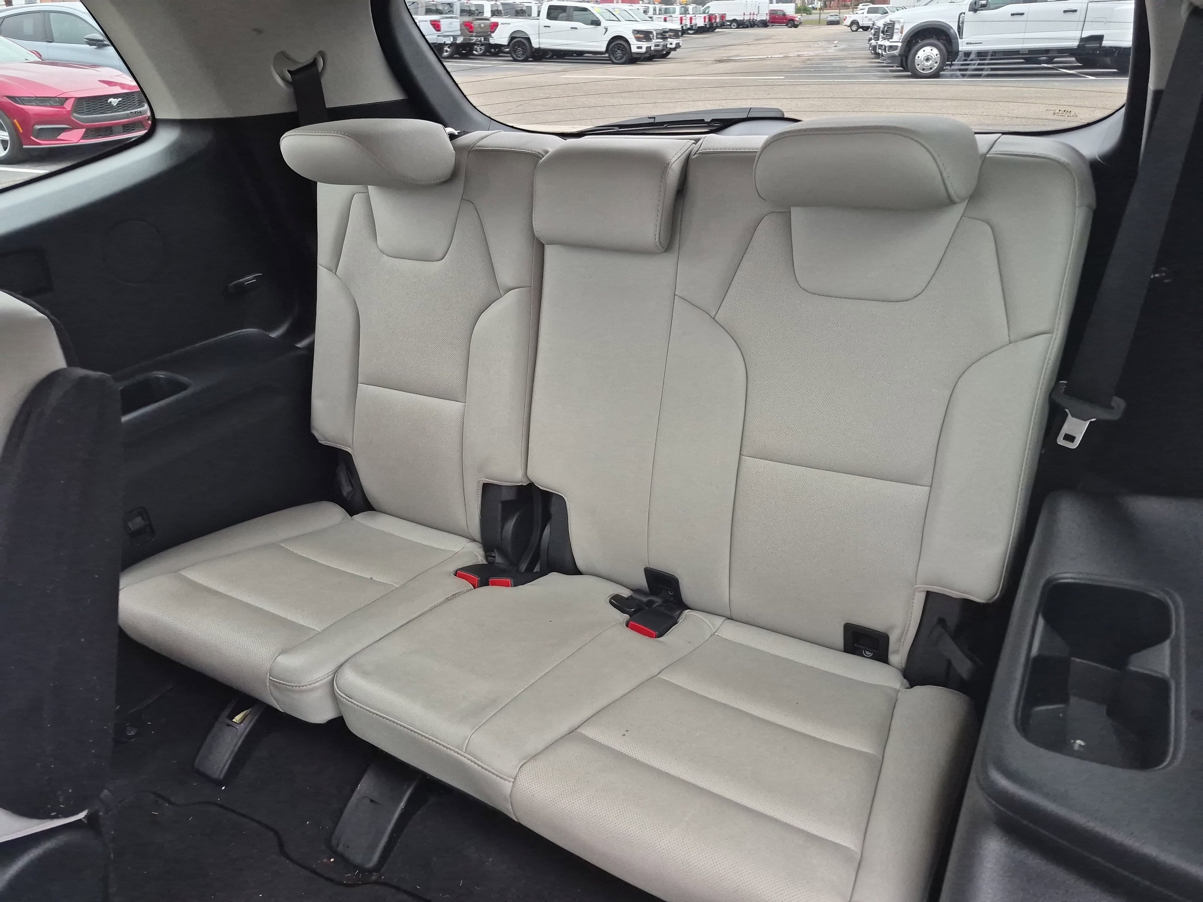 Used 2024 Kia Telluride EX w/ EX Captain's Chair Package image 16