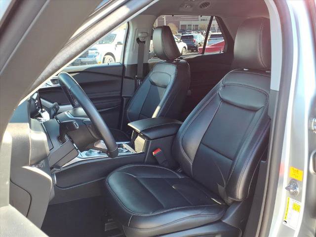 Certified 2023 Ford Explorer Limited image 3