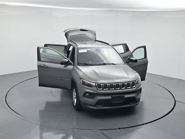 Used 2024 Jeep Compass Latitude AWD/4WD image 50