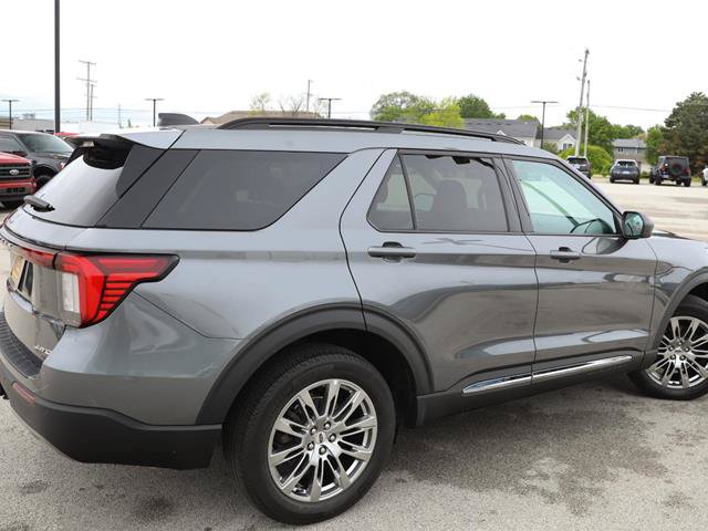 Certified 2025 Ford Explorer Active w/ Active Comfort Package AWD/4WD image 7