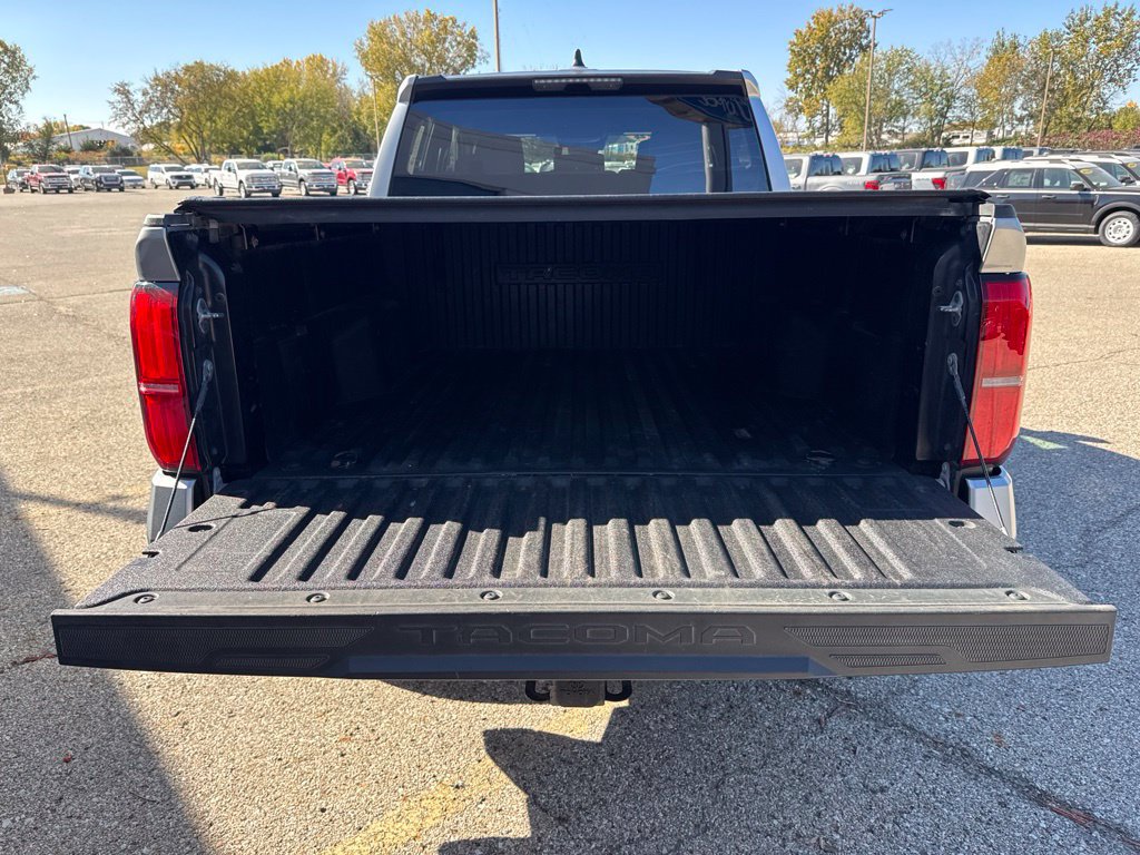 Used 2024 Toyota Tacoma SR5 AWD/4WD image 24