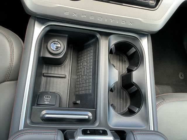 Certified 2025 Ford Expedition Active AWD/4WD image 23