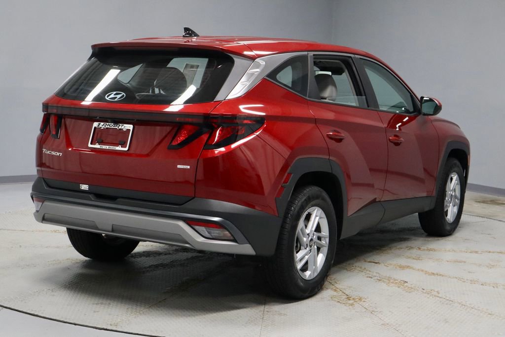 Used 2025 Hyundai Tucson SE AWD/4WD image 10