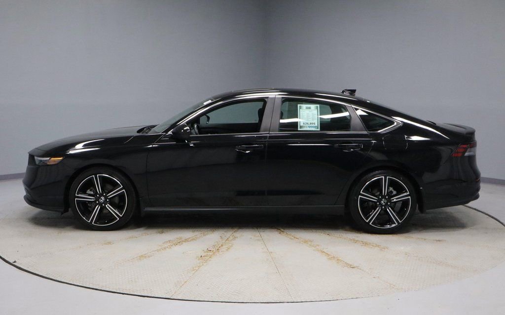 Used 2024 Honda Accord Sport image 2