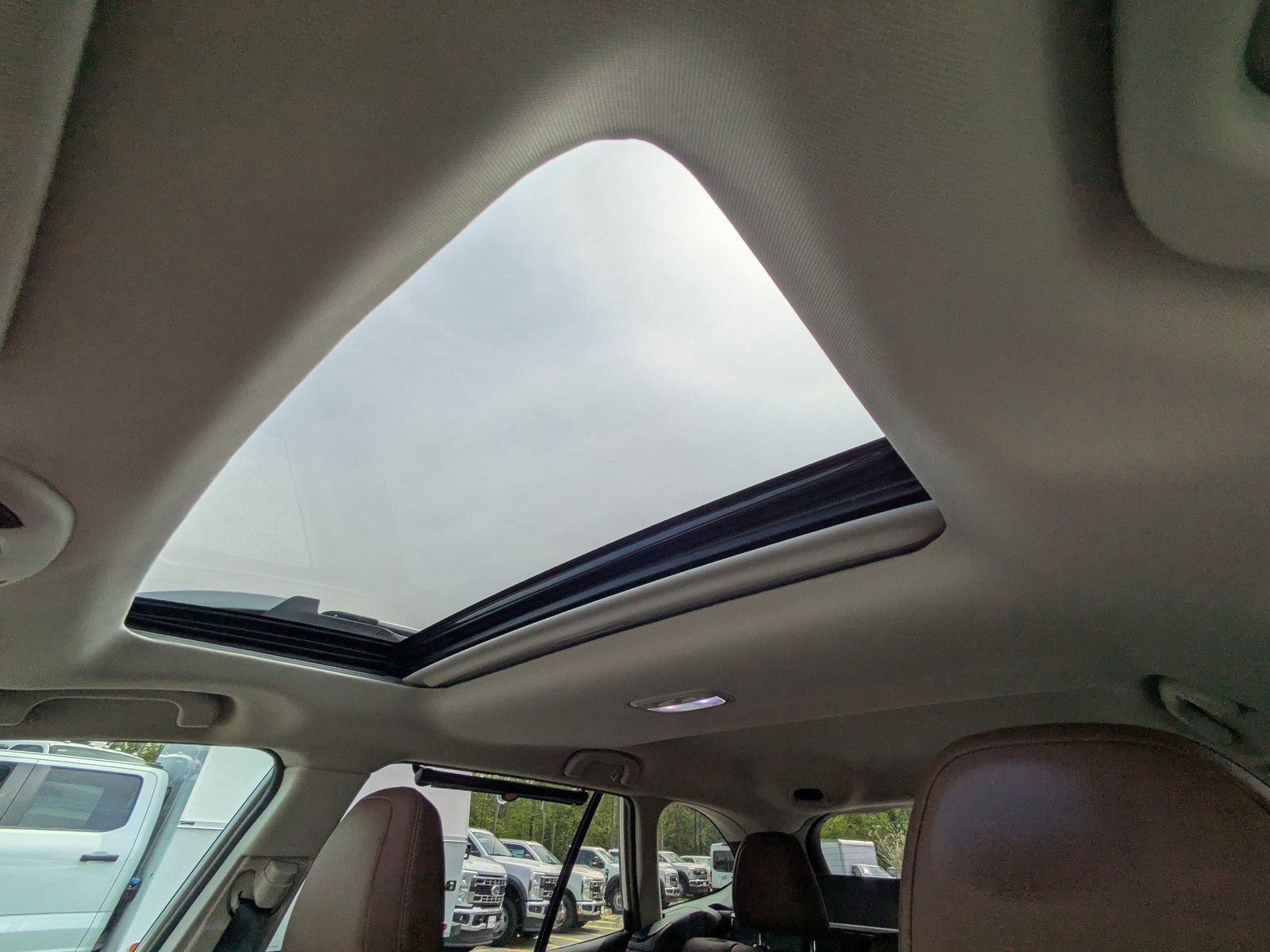 Used 2025 Subaru Outback Touring w/ Popular Package #2 AWD/4WD image 12