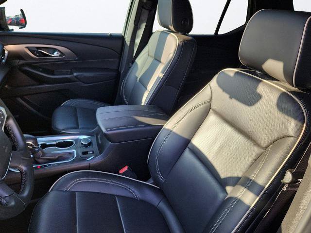 Used 2023 Chevrolet Traverse Premier w/ Redline Edition FWD image 10