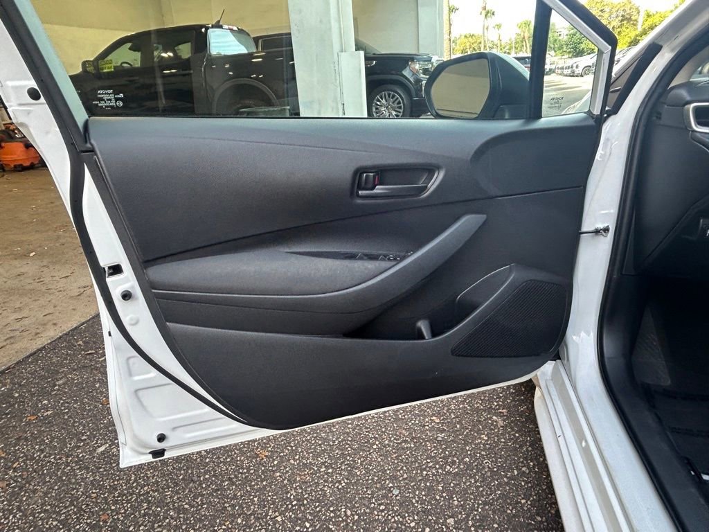 Used 2024 Toyota Corolla LE image 31