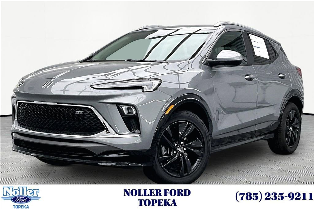 Used 2024 Buick Encore GX Sport Touring FWD image 1
