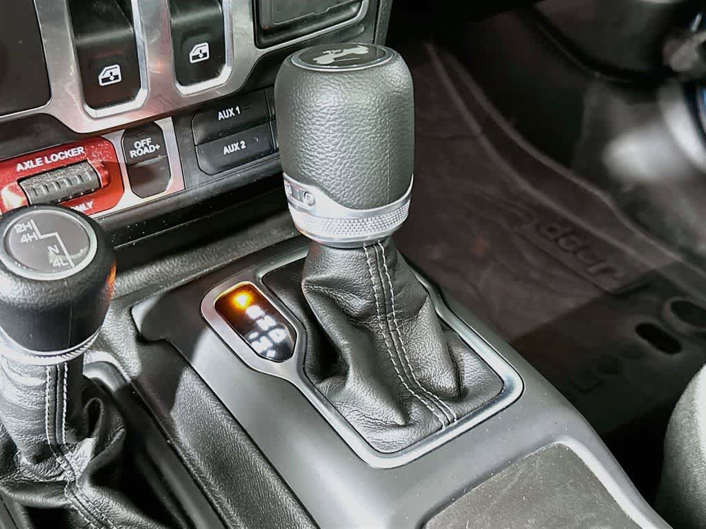 Used 2025 Jeep Wrangler Sport AWD/4WD image 18