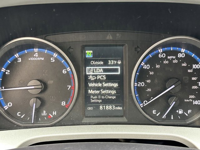 Used 2018 Toyota RAV4 LE image 17