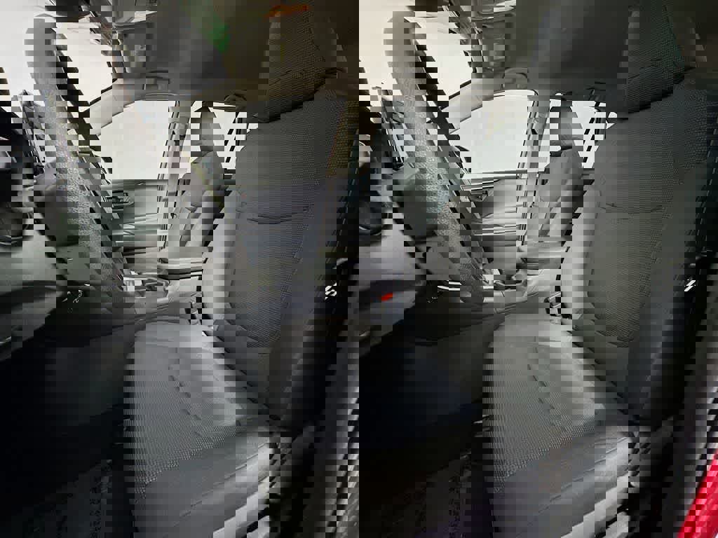 Used 2021 Toyota RAV4 LE image 15