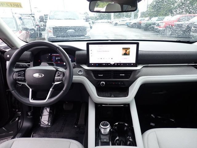Certified 2025 Ford Explorer Platinum w/ LUX Leather Package AWD/4WD image 22