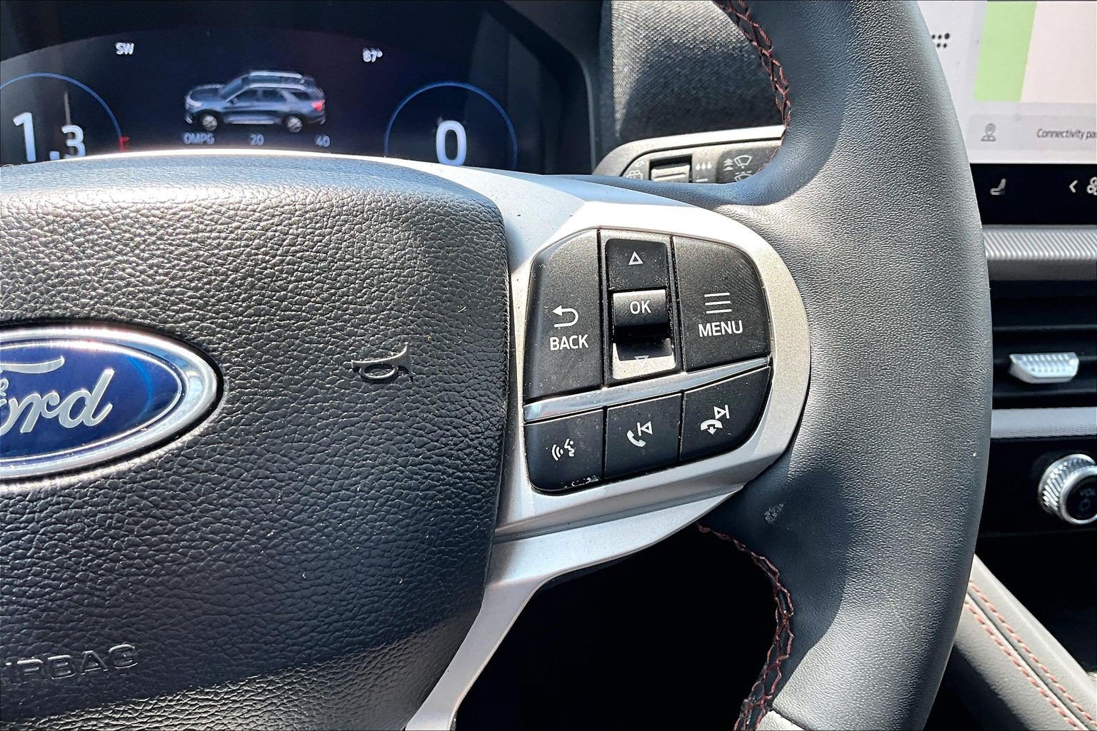 Certified 2025 Ford Explorer Active AWD/4WD image 24