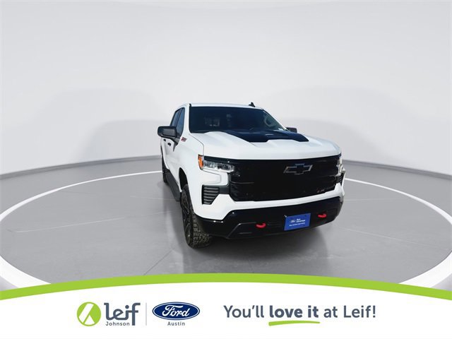 Used 2024 Chevrolet Silverado 1500 LT Trail Boss w/ Convenience Package II image 3