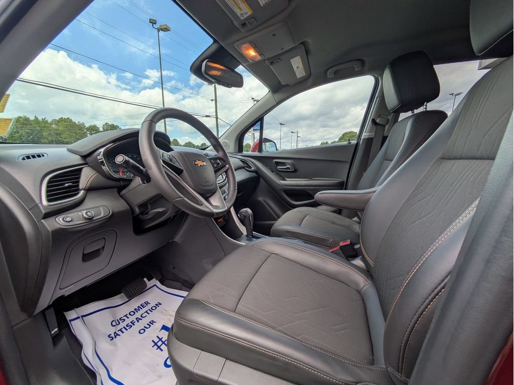 Used 2022 Chevrolet Trax LT w/ LT Convenience Package AWD/4WD image 12