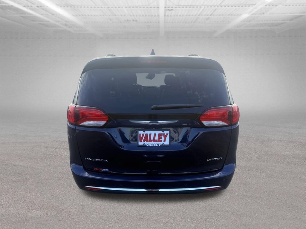 Used 2018 Chrysler Pacifica Limited w/ Advanced Safetytec Group FWD image 6