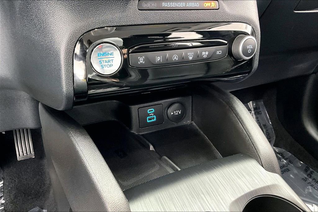 Certified 2023 Ford Escape Platinum image 32