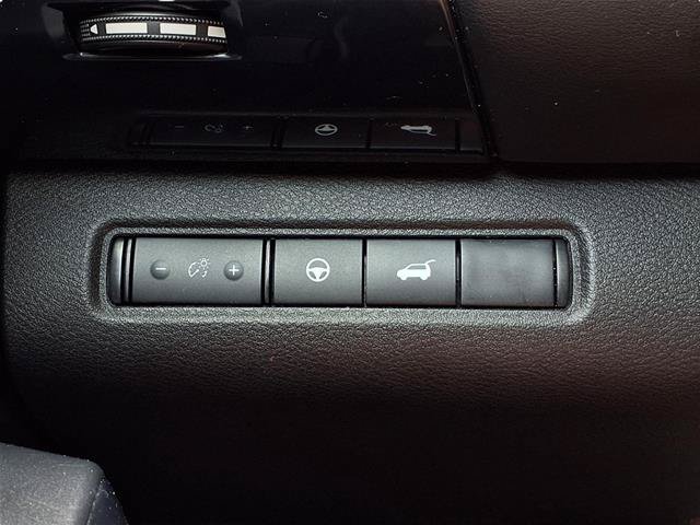 Used 2025 Nissan Pathfinder SV AWD/4WD image 11