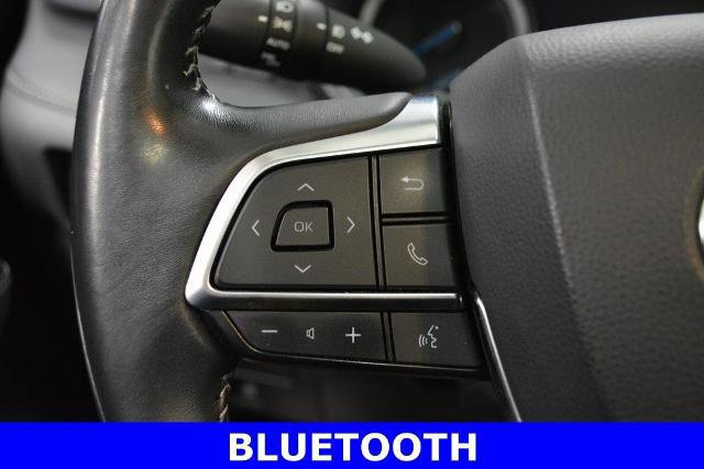 Used 2020 Toyota Highlander XLE AWD/4WD image 18