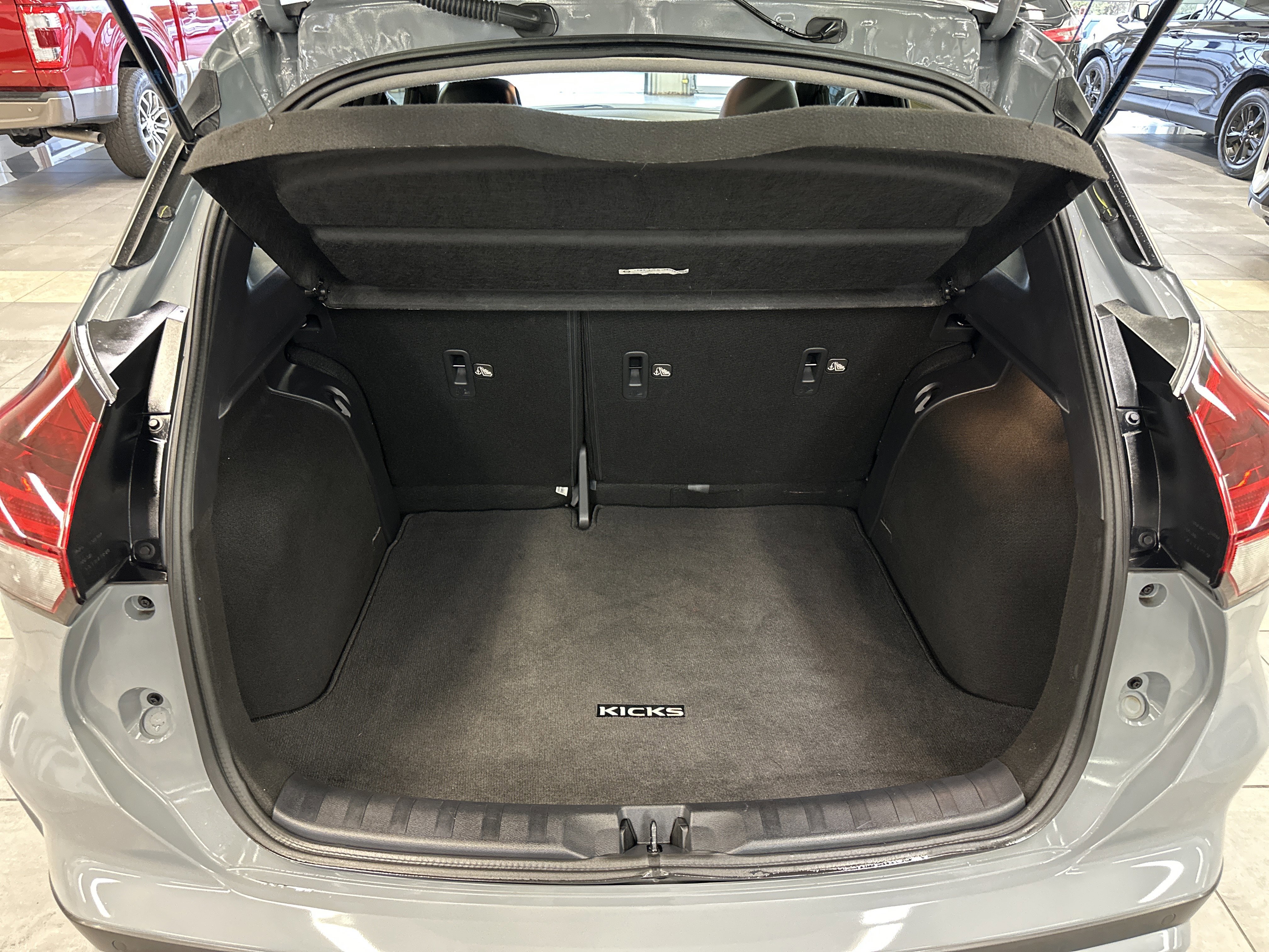 Used 2024 Nissan Kicks SR w/ SR Premium Package image 15