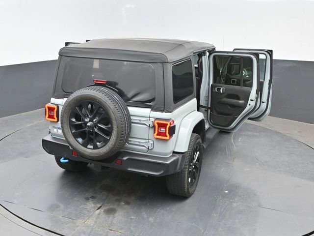 Used 2023 Jeep Wrangler Unlimited Sahara w/ Cold Weather Group AWD/4WD image 24
