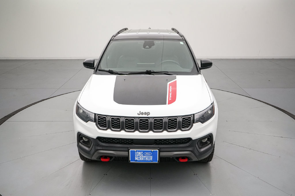 Used 2025 Jeep Compass Trailhawk AWD/4WD image 9