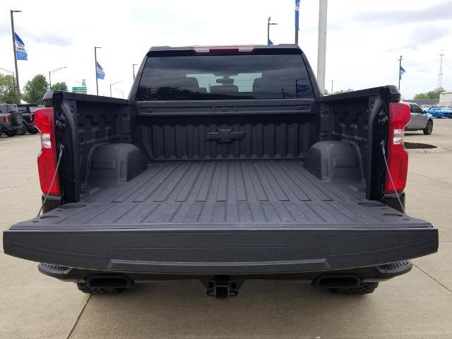 Used 2021 Chevrolet Silverado 1500 Custom Trail Boss w/ Midnight Edition AWD/4WD image 4