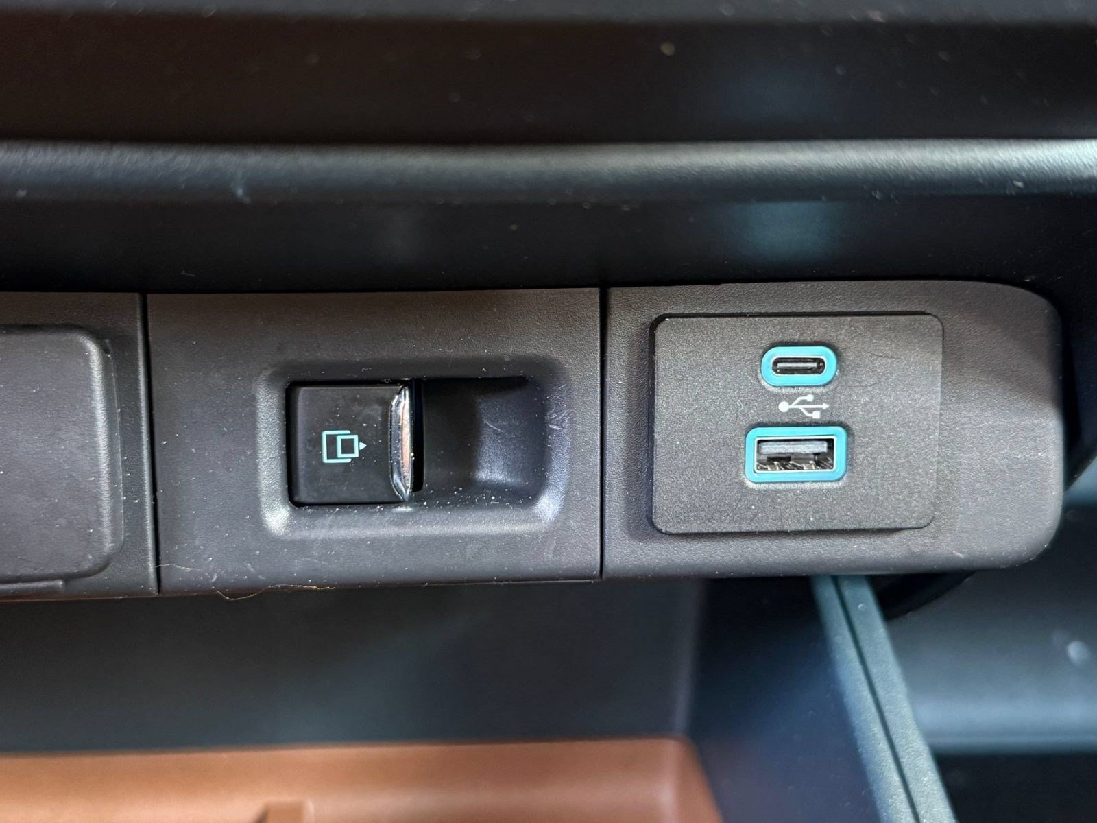 Certified 2024 Ford Maverick Lariat FWD image 31