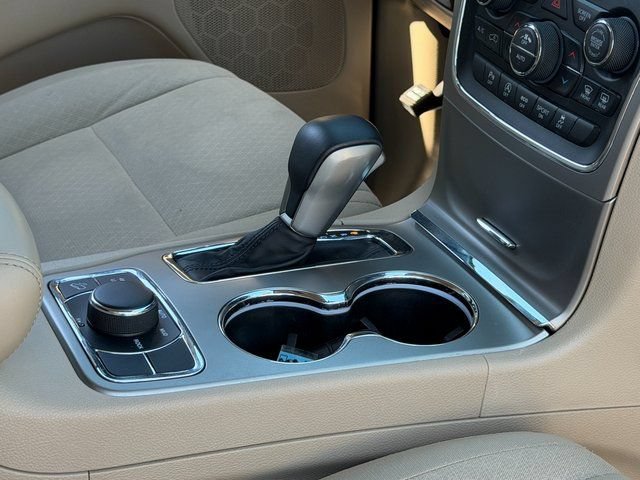 Used 2019 Jeep Grand Cherokee Laredo AWD/4WD image 35