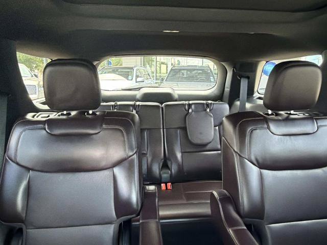 Certified 2025 Ford Explorer Platinum RWD image 12