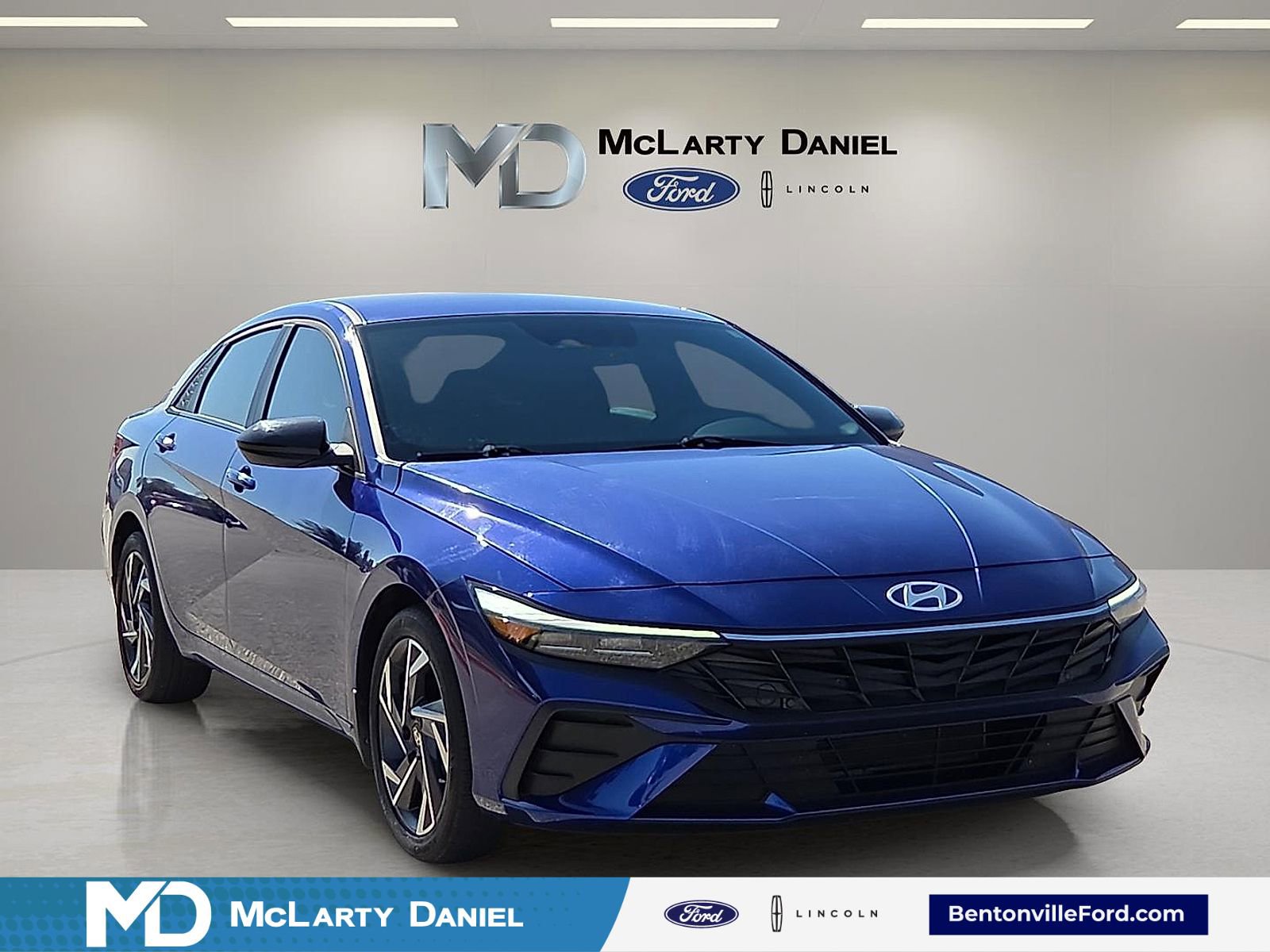 Used 2025 Hyundai Elantra Sport FWD image 1