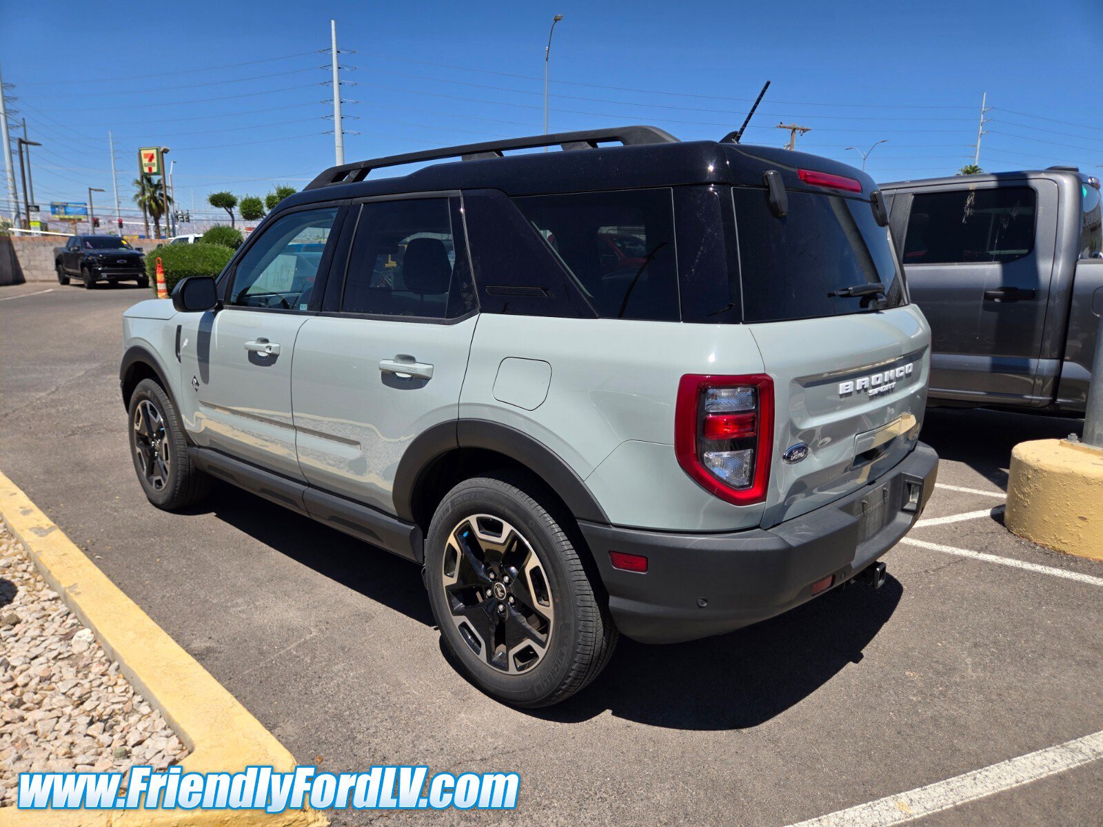 Certified 2023 Ford Bronco Sport Outer Banks w/ Tech Package AWD/4WD image 3
