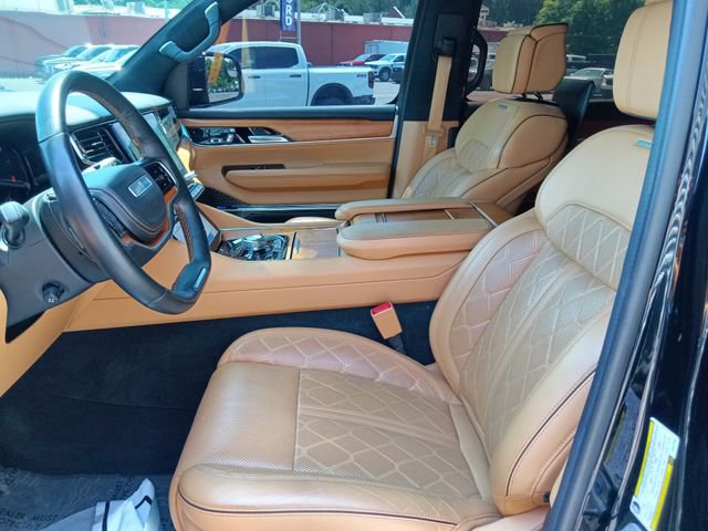 Used 2022 Jeep Grand Wagoneer Series III w/ Rear Seat Video Group 1 AWD/4WD image 16