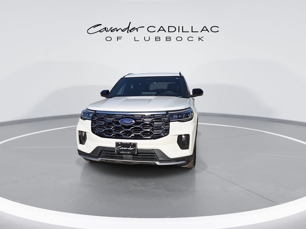 Certified 2025 Ford Explorer Platinum RWD image 3