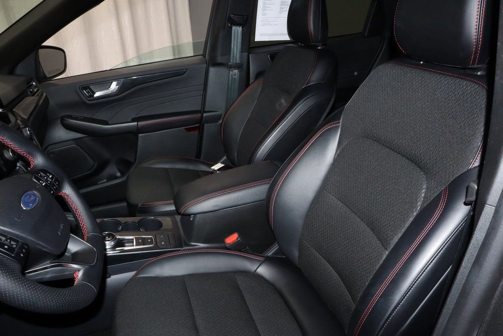 Certified 2025 Ford Escape ST-Line image 25