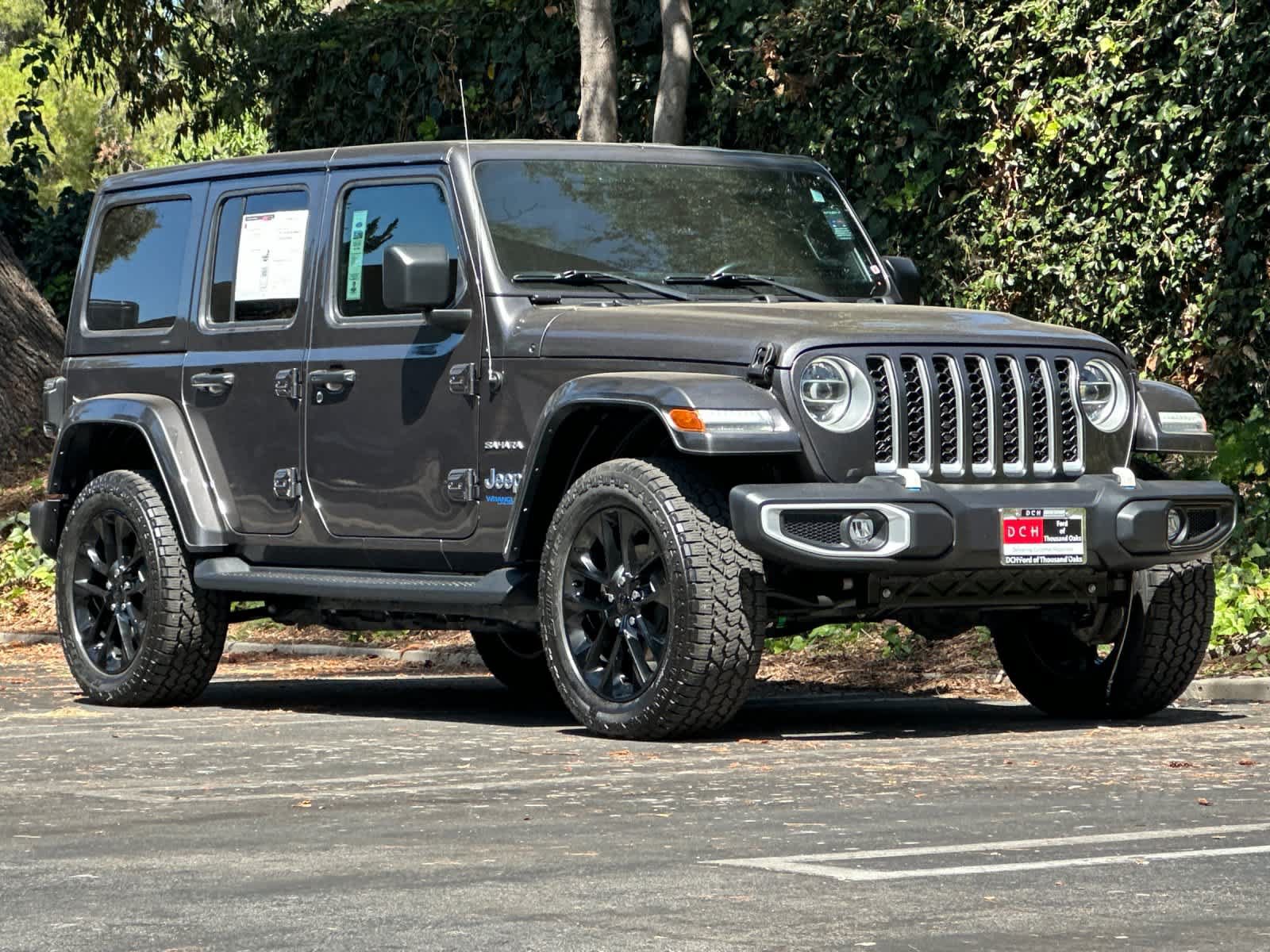 Used 2022 Jeep Wrangler Unlimited Sahara AWD/4WD image 9