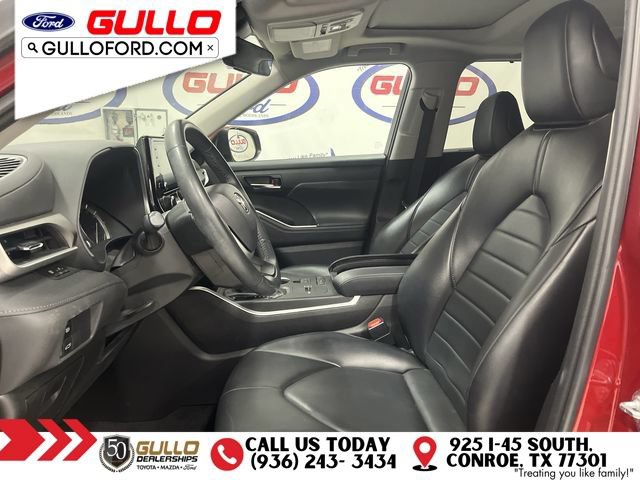 Used 2022 Toyota Highlander XLE FWD image 29