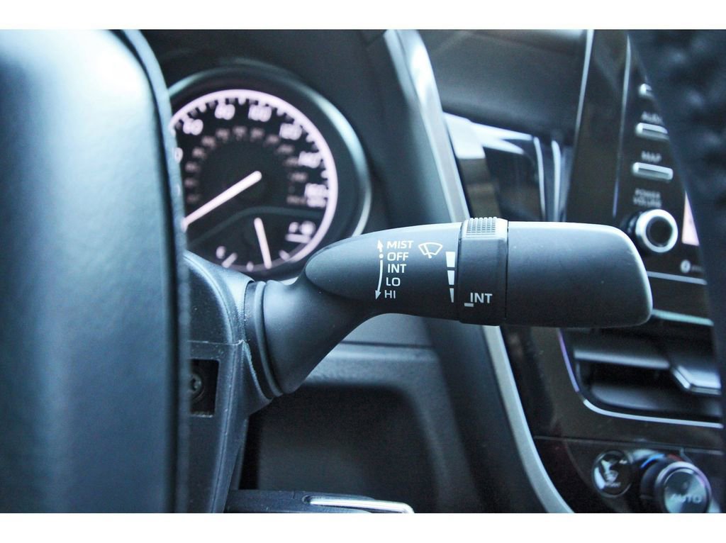 Used 2024 Toyota Camry SE image 21