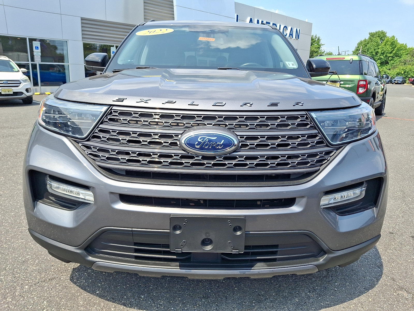 Certified 2022 Ford Explorer XLT w/ Equipment Group 202A AWD/4WD image 3